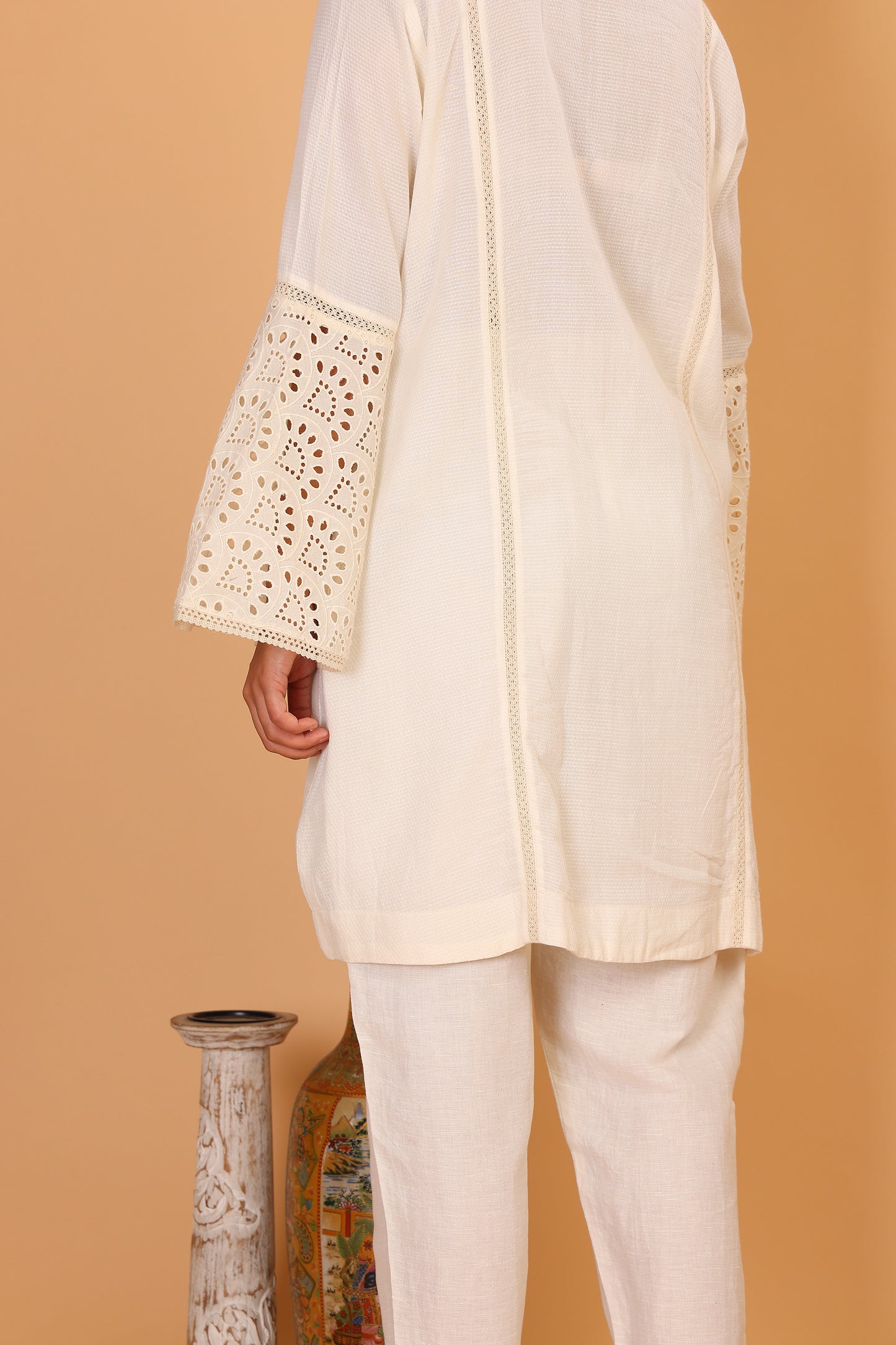Off white textured kurta with lace detailed sleeves and pants