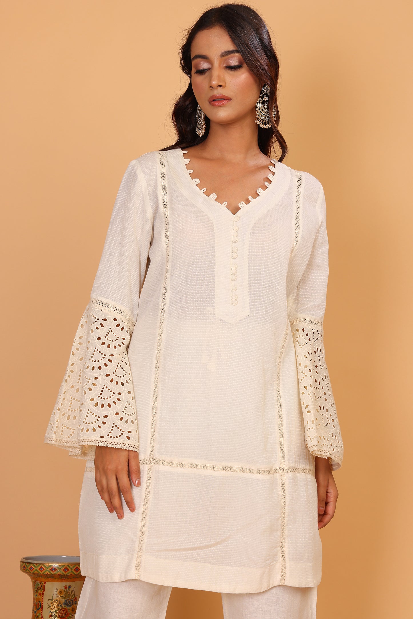 Off white textured kurta with lace detailed sleeves and pants
