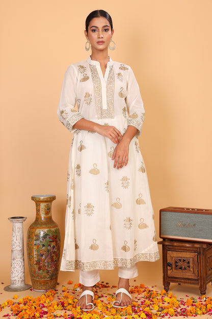 Off white kurta with hand block print in golden