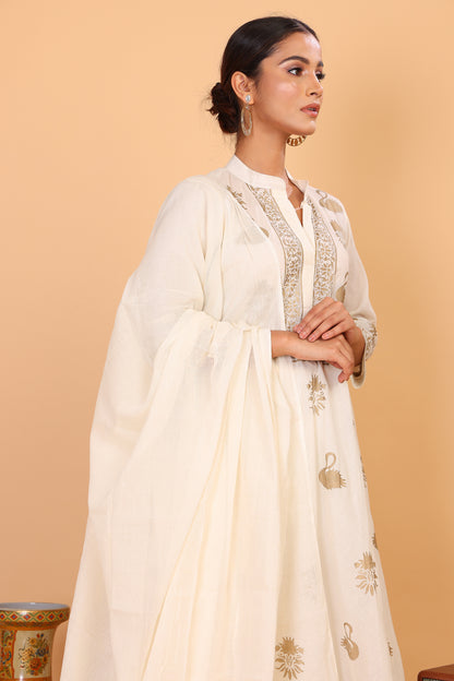 Off white kurta with hand block print in golden