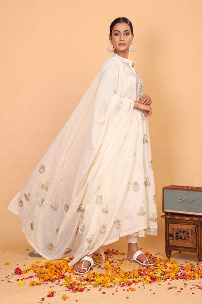 Off white kurta with hand block print in golden