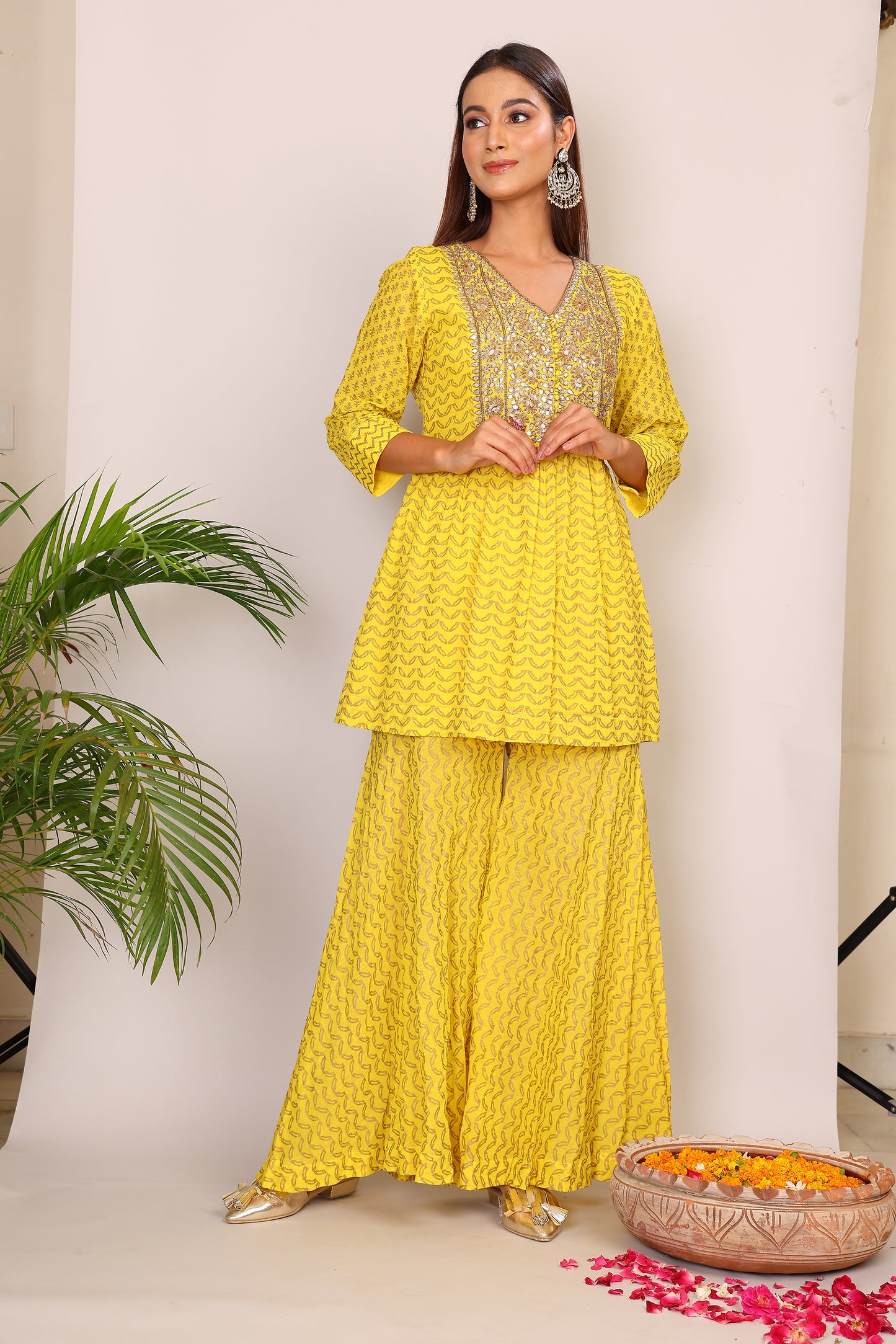 Yellow co-ord with kundan embroidery