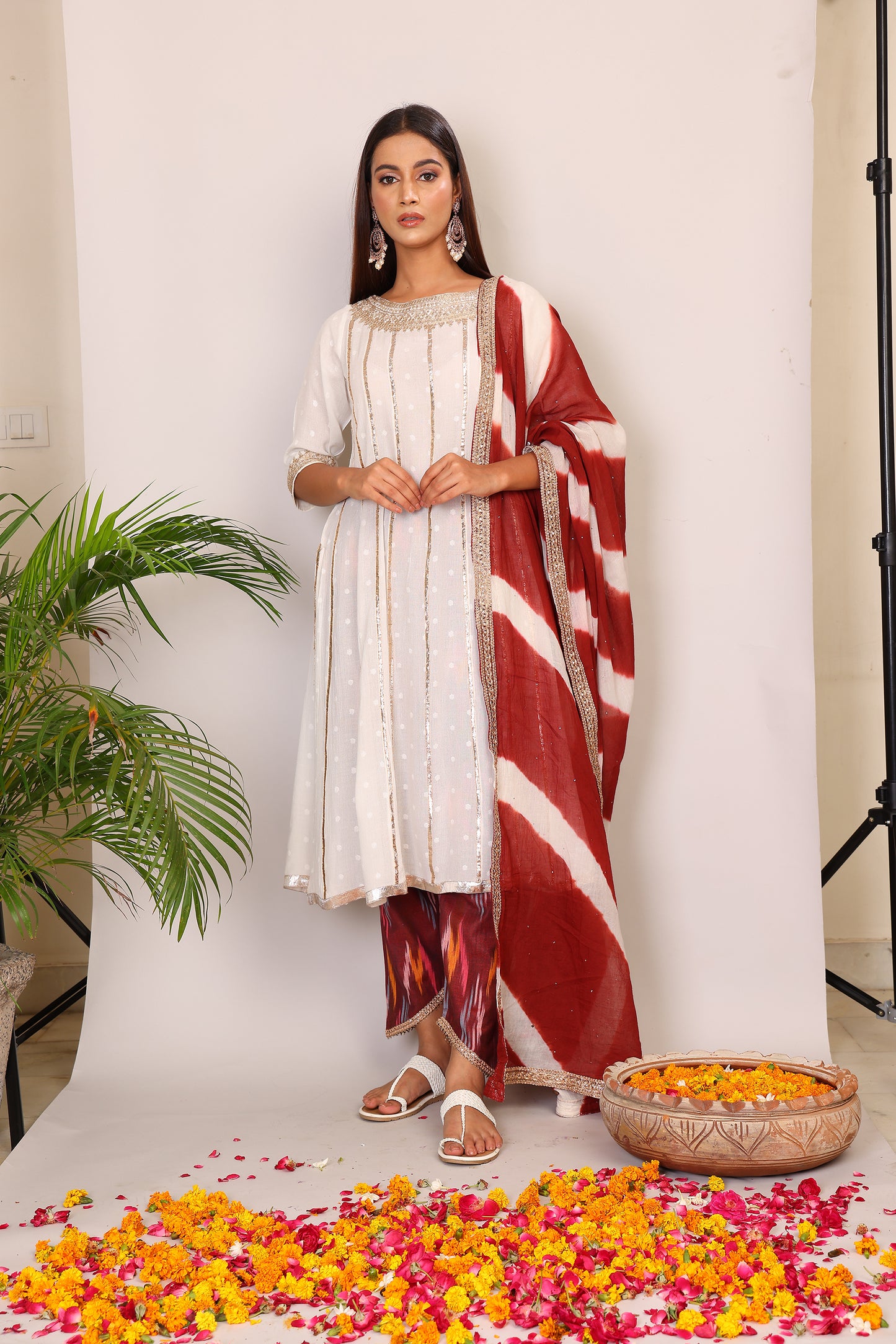 Embroidered Ivory kurta with leheriya dupatta and pants