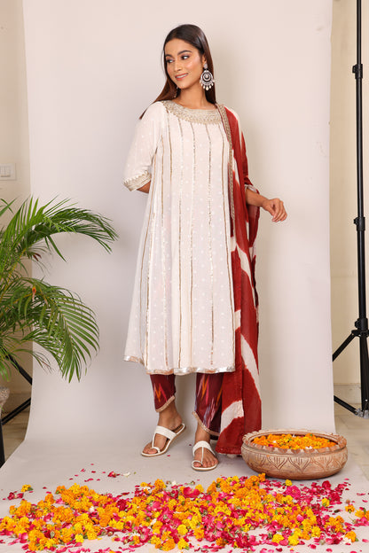 Embroidered Ivory kurta with leheriya dupatta and pants