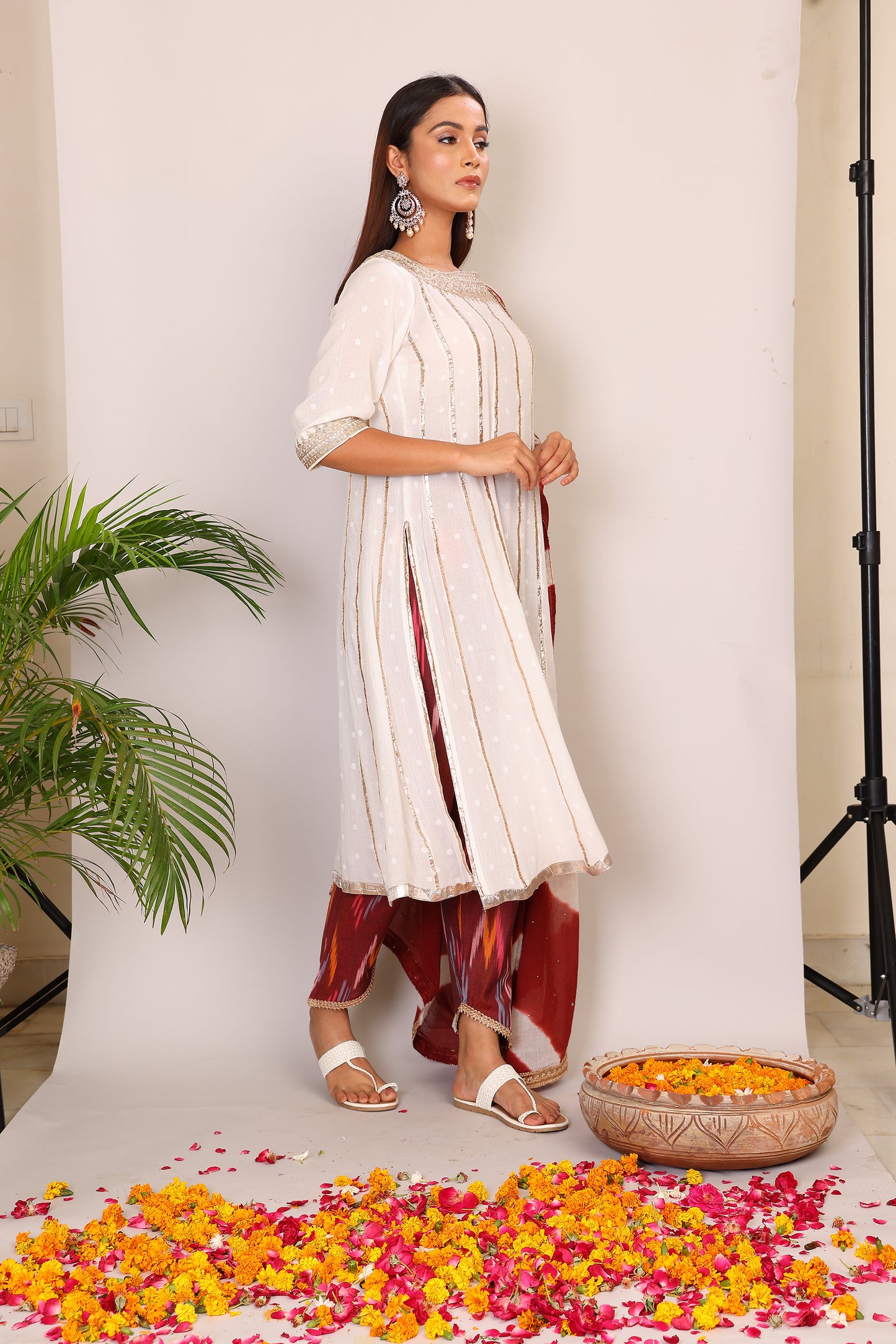 Embroidered Ivory kurta with leheriya dupatta and pants