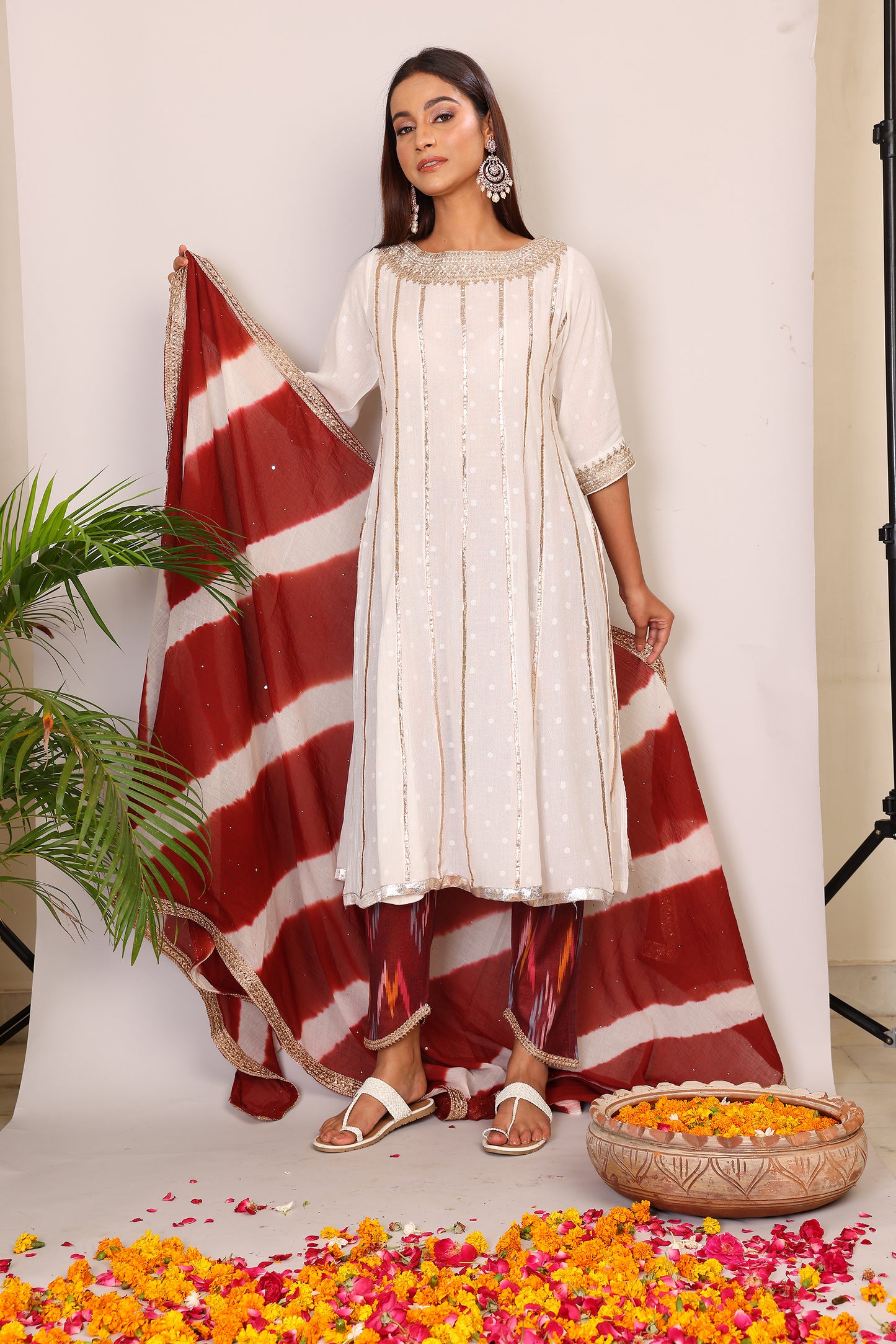 Embroidered Ivory kurta with leheriya dupatta and pants