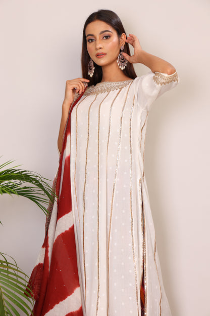 Embroidered Ivory kurta with leheriya dupatta and pants