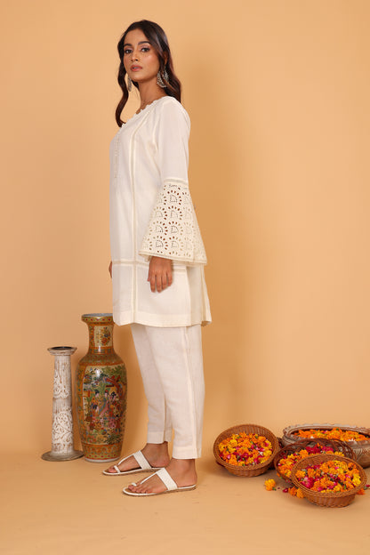 Off white textured kurta with lace detailed sleeves  and pants