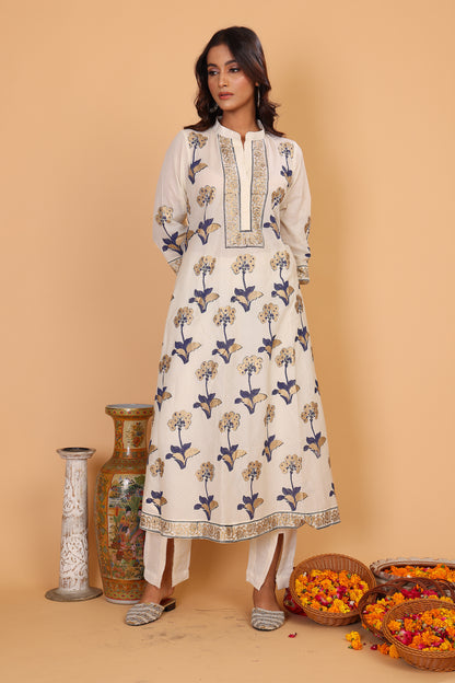 Off white kurta with golden khadi block print with dupatta and pants