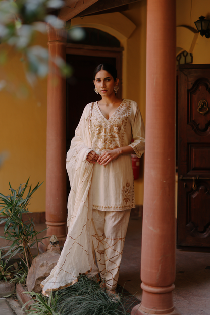 Kurta and salwaar with gold embroidery