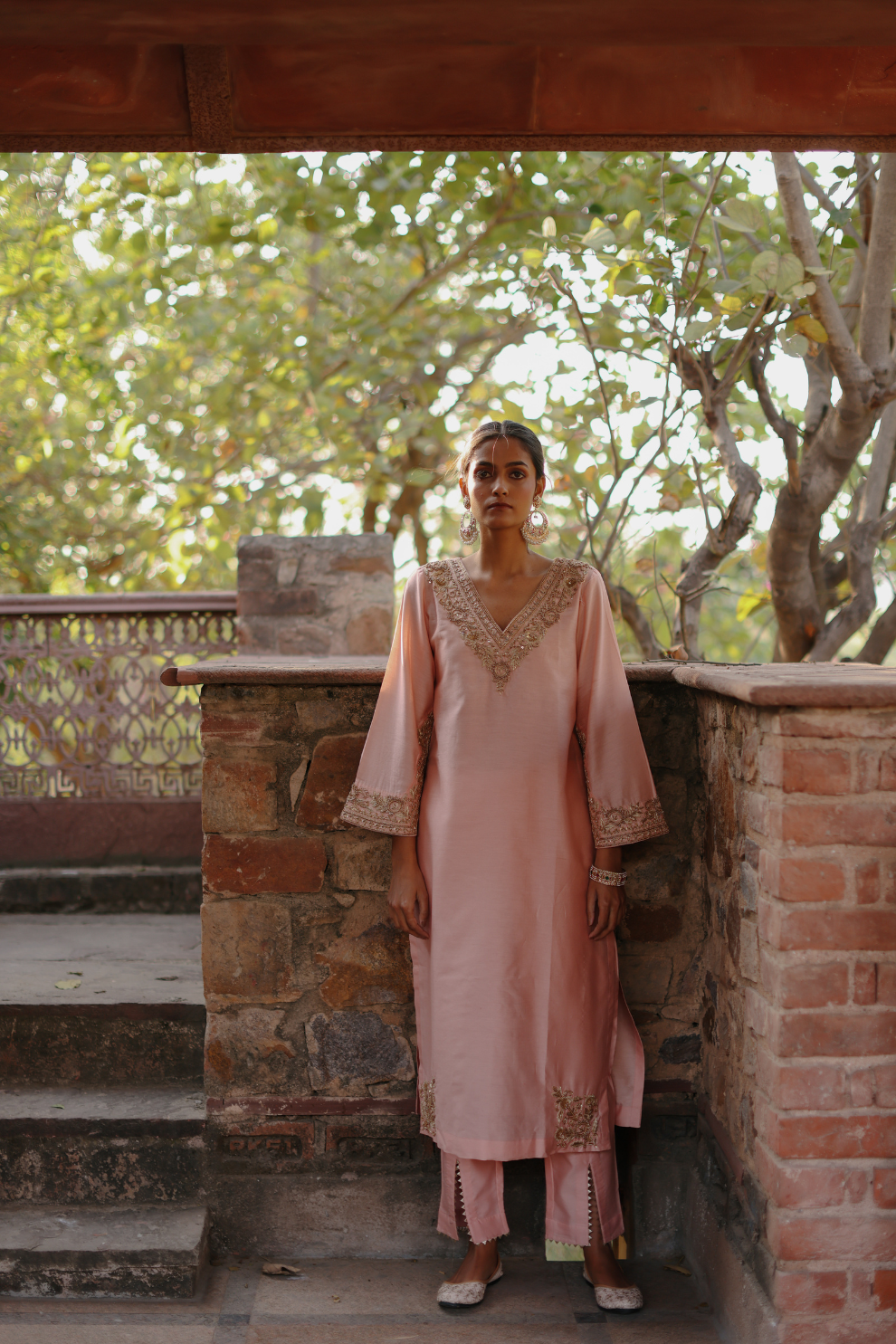 Straight kurta with V neck and slit sleeves and pants