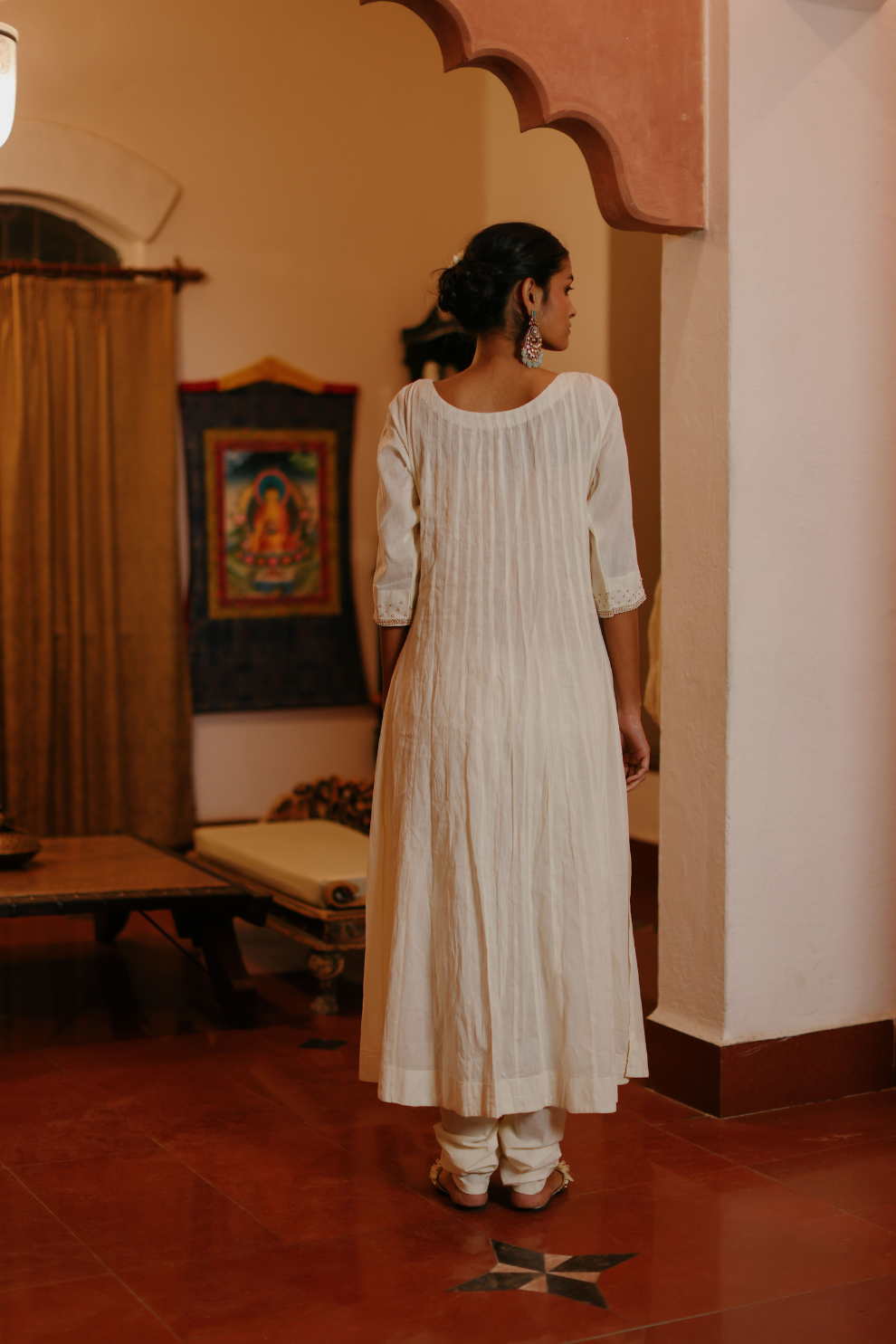 Off white kalidaar kurta with embroidered big blooms