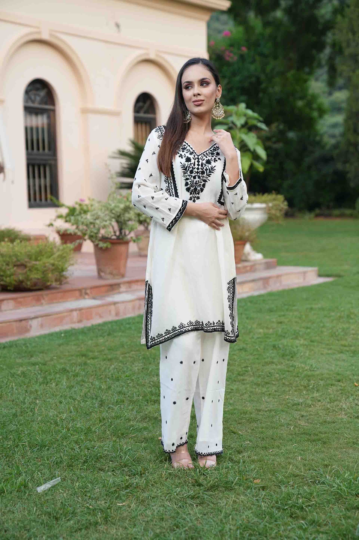 Ivory set with neckline embroidery in black